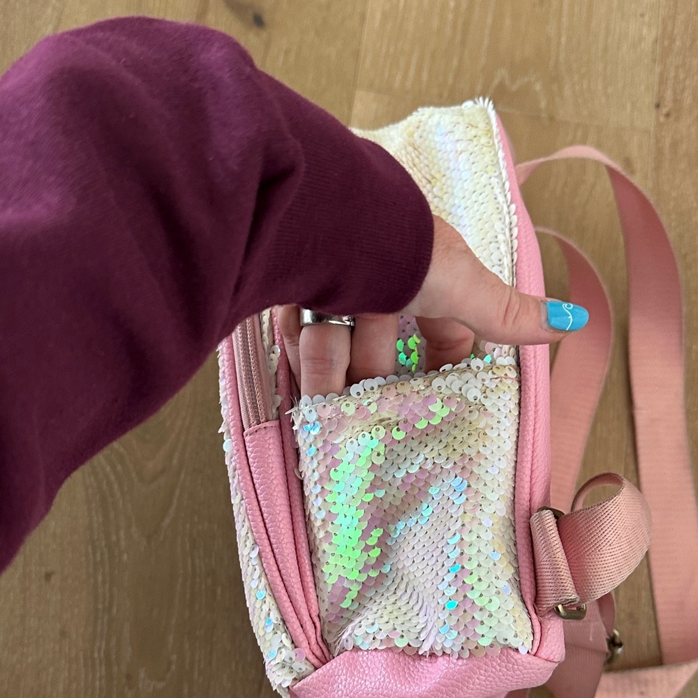 LOL Sequin Little Backpack - Picture 9 of 10